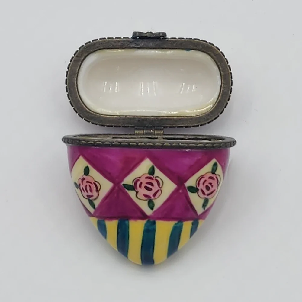 Heart Shaped Trinket Box Hinged Floral Roses Stripes Bow Clasp Colorful